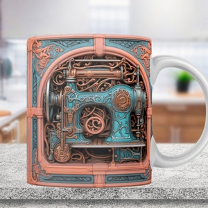 Peut inclure: Une tasse en céramique blanche avec un motif coloré représentant une machine à coudre vintage. Le motif est complexe et détaillé, avec des accents cuivre, bleu et rose.