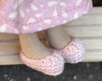 Knitted shoes for mouse