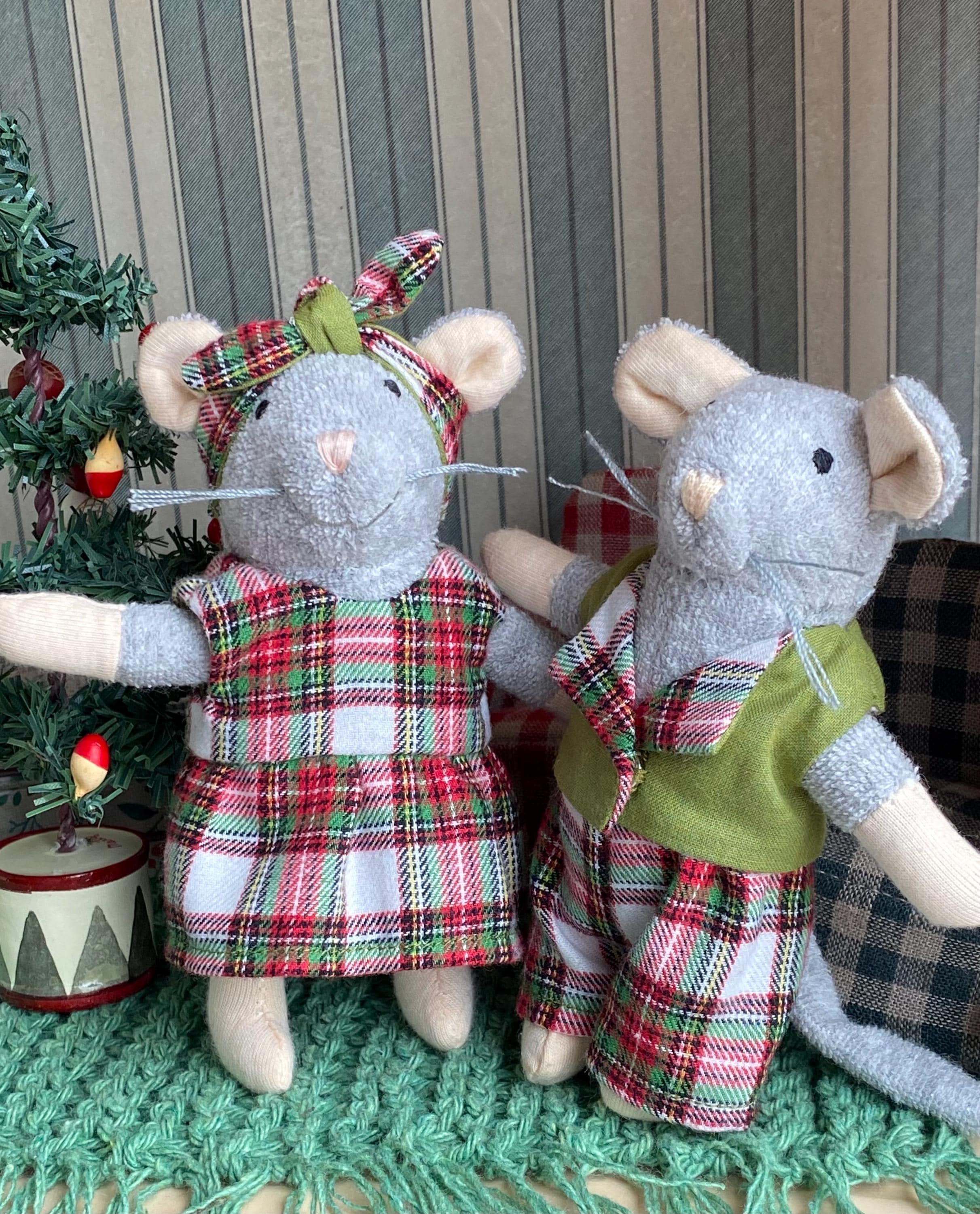Handmade Mini Clothes for Mouse 12 Cm ( 5 in ) on Christmas - Etsy