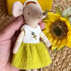 Muslin dress with  bee for mouse