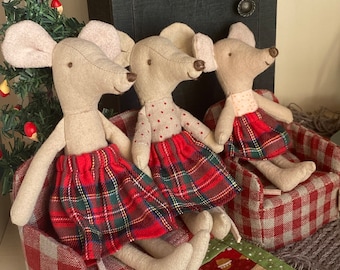 Check flannel skirt for  Maileg mouse 15 cm (6.2 in), 12 cm ( 5 in), 10 cm ( 3.5 in) on Christmas Maileg mouse clothes