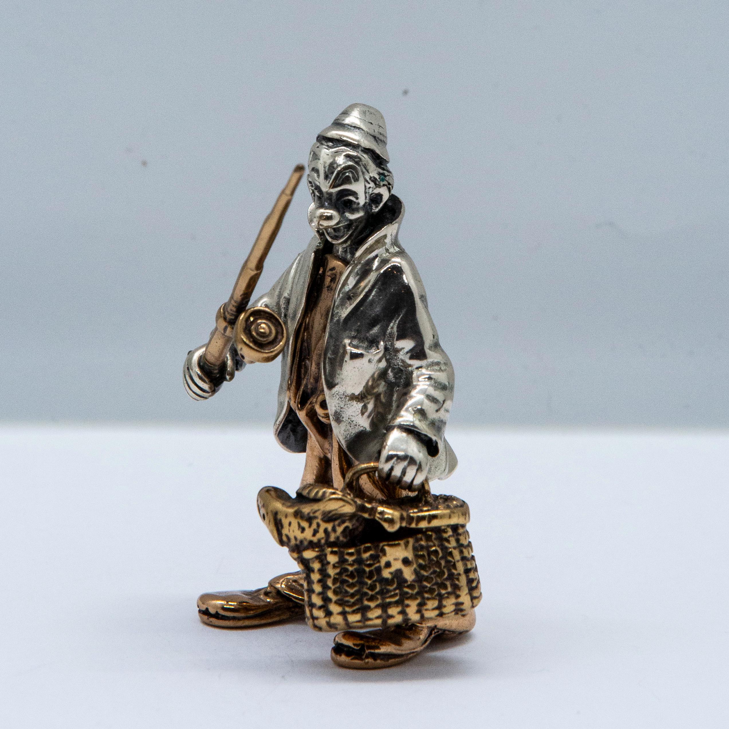 断*ぎ様 【美品】ヴィットリオ・アンジーニ作ピエロ神銀とガラス彫刻 ヴィットリオ・アンジーニのサインが入ったピエロの素晴らしい