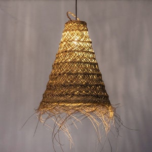 SUSPENSION IN DOUM, Lighting fixture in doum with woven palm leaves, Moroccan Conical Suspension in Doum with Braided Natural Fibers