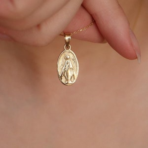 Divine 14k Real Gold Virgin Mary Necklace, Faithful 14k Gold Oval Virgin Mary Pendant, Dainty Solid Gold Virgin Mary Charm Jewelry