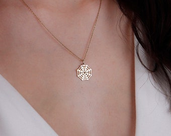 Collana con ragnatela in oro massiccio 14 carati, gioielli spettrali per Halloween, regalo di San Valentino