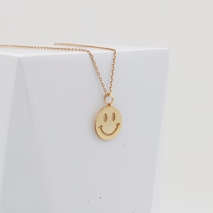 Colar de sorriso de ouro maciço 14K, pingente de sorriso de ouro verdadeiro, colar com pingente de rosto sorridente, joias de rosto sorridente, colar com placa de identificação, pingente de emoji