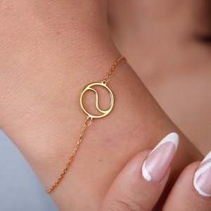 Yin Yang Charm Bracelet in 14K Solid Gold,14K Real Gold Spiritual Bracelet, Dainty Ying Yang Bracelet, Ying Yang Jewelry, Christmas Gifts