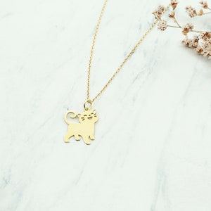 Collar de gato de oro macizo de 14 quilates, dije de gato grabado, collar de oro real, oro amarillo, colgante de gatito favorito, collar con nombre, joyería de oro para mascotas