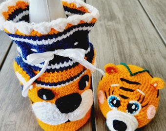 Handmade knitted tiger kit