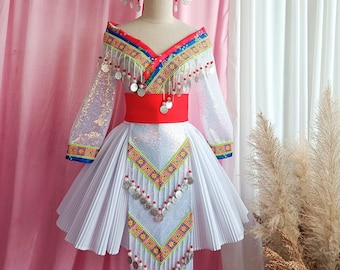 女性用モン族ドレス、民族刺繍のモン族服、山岳民族の手作りモン族衣装