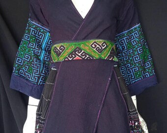 ベトナムのサパで作られたヴィンテージのハンドメイド刺繍入りコットン