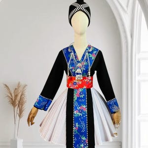 Abito Hmong da donna, abito etnico vintage, abito fatto a mano della tribù Hmong Hill, costume tradizionale del nord del Vietnam Style 2
