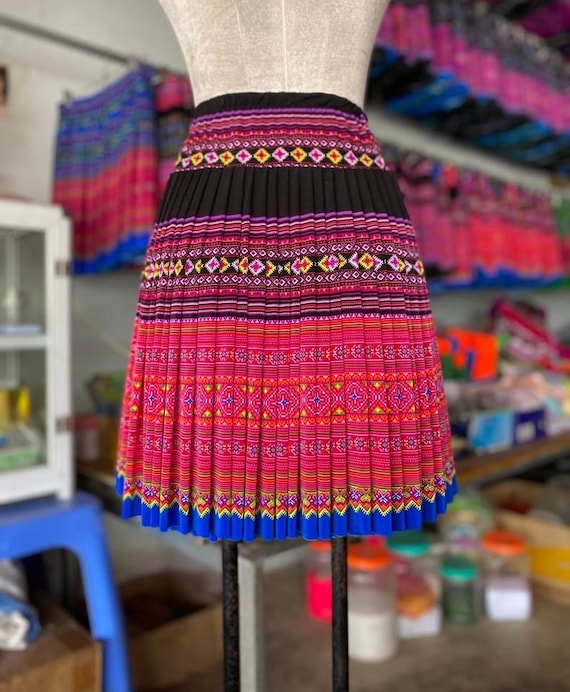 モン族のスカートのヴィンテージ / 手作りの山岳民族のスカート