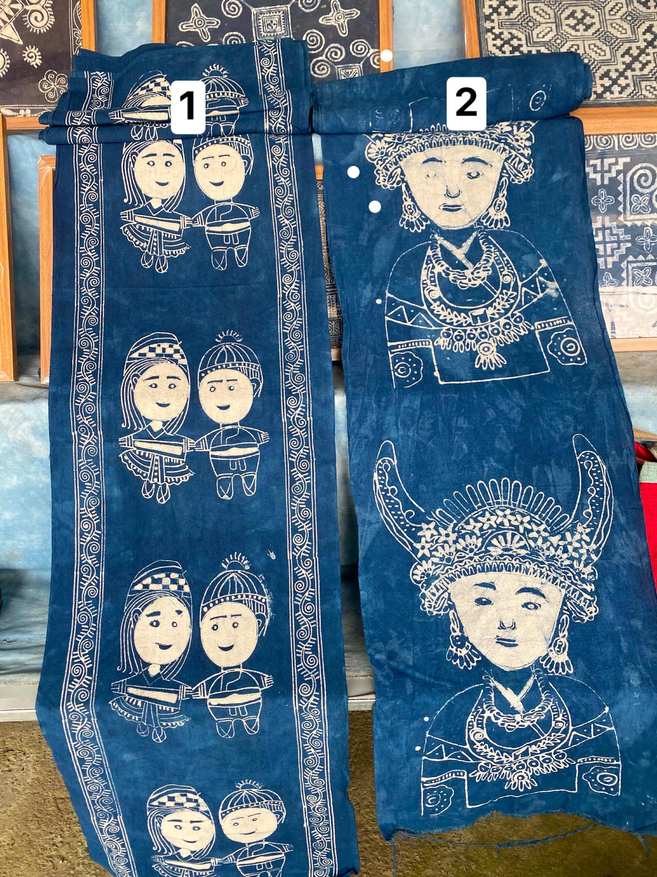 カ*ラ様 古古布・モン族藍染めバティック布手刺繍おんぶ布 モン族の手織りバティック生地、モン族の藍染め手染め綿生地、テーブル