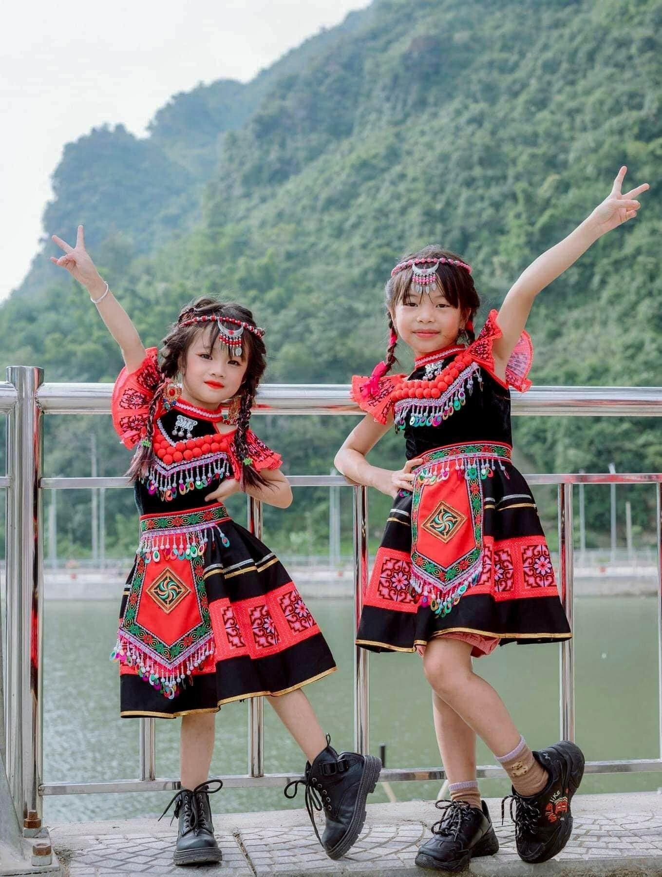 mon traditional dress design Illustrations of traditional dress in East Asia by phyo_min.24art on Dribbble