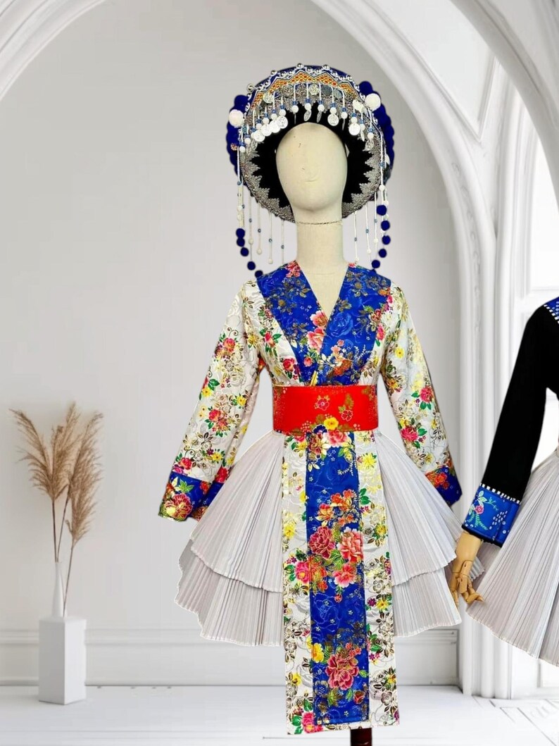 Abito Hmong da donna, abito etnico vintage, abito fatto a mano della tribù Hmong Hill, costume tradizionale del nord del Vietnam Style 1