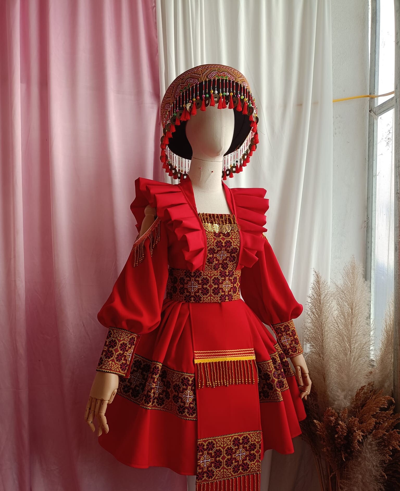 Hmong Dress for Women, Ethnic Embroidered Hmong Clothes, Hill Tribe Handmade Hmong Outfit, Traditional Costumes in Vietnam, image size:1536x1888