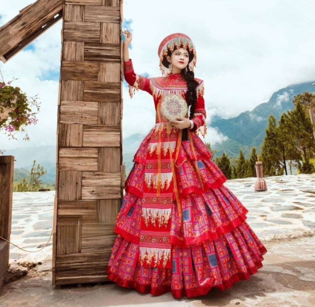 chinese dress ladies Hmong Modern Vietnamese