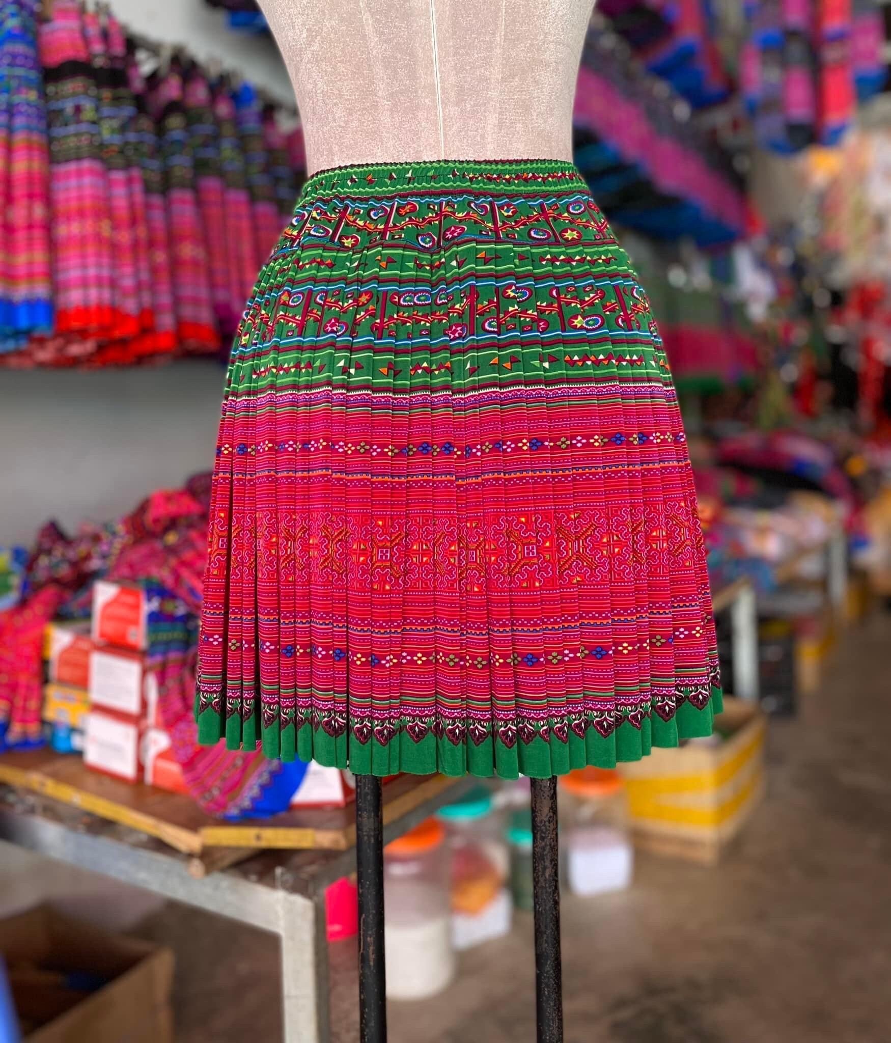 デッドストック 中国 タイ ベトナム山岳民族 民族衣装 プリミティブ 古道具坂田 HMONG VINTAGE CLOTH】 中国南部、ベトナム、タイ、ラオスの