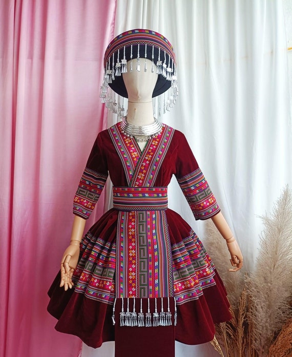 デッドストック 中国 タイ ベトナム山岳民族 民族衣装 プリミティブ 古道具坂田 女性用モン族ドレス、民族刺繍のモン族服、山岳民族の手作りモン族衣装