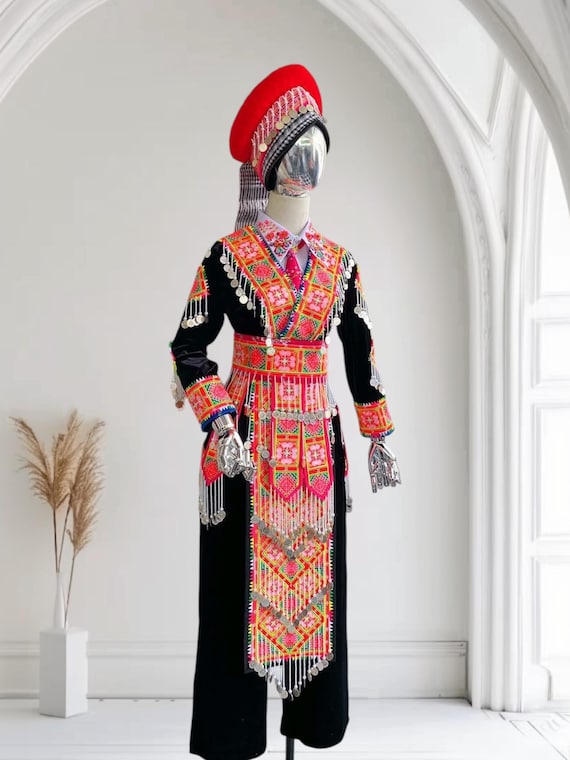 女性用モン族のパンツ付き衣装、モン族の民族衣装、手作りの山岳民族