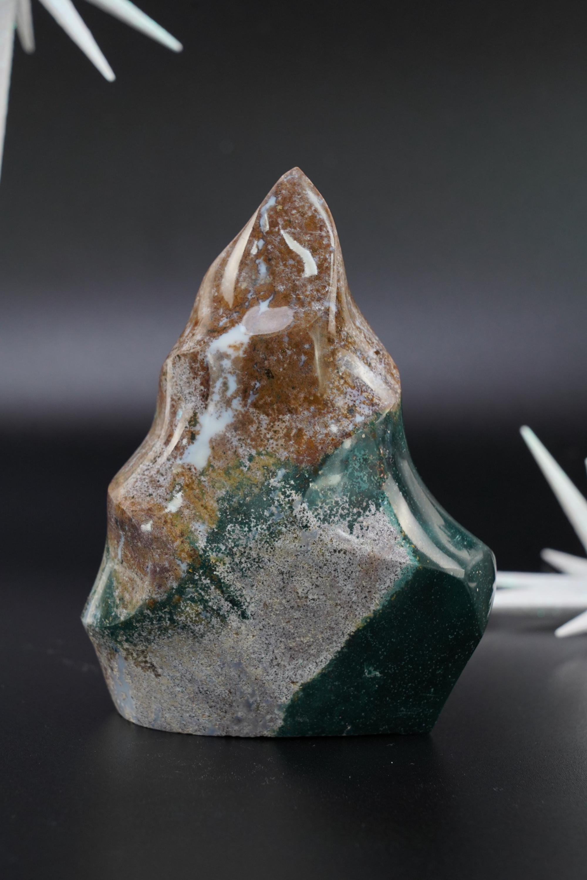 Hand-polished Ocean Jasper Flame – Energetic healing stone with harmonizing effect
