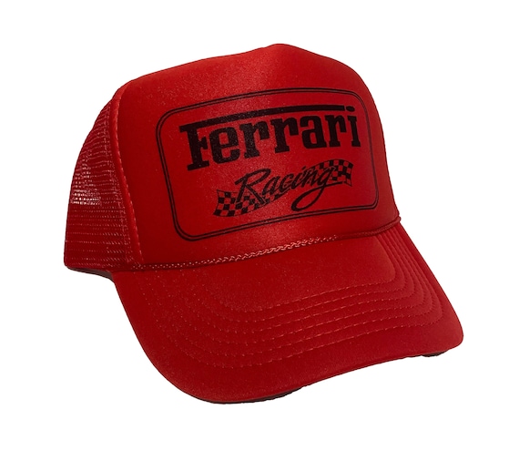 Casquette trucker rouge vintage inspirée de la course Ferrari