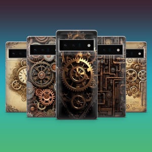 Puede incluir: Cinco fundas para teléfono con diseños steampunk. Las fundas presentan intrincados patrones de engranajes y relojería en tonos dorados, cobrizos y bronce. Los fondos transicionan de azul a verde, resaltando los diseños detallados.