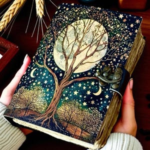 Diario de cuero de lujo con el Árbol Celestial de la Vida, 400 páginas, hecho a mano, grimorio vintage, libro de hechizos, candado lunar antiguo, regalo para él o para ella / regalo de cumpleaños