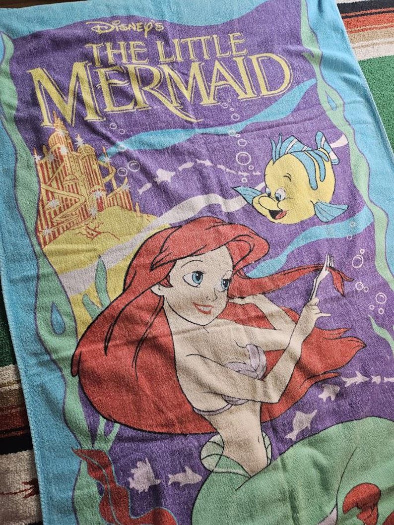 Vintage '90s Disney The Little Mermaid Graphic Beach Towel with Ariel, Flounder, & Sebastian afbeelding 2