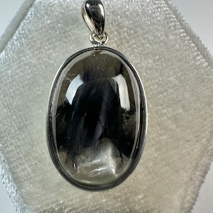 Brookite in Quartz - Stunning 11.67 Carat - Silver 925 Bezel Pendant from Brazil
