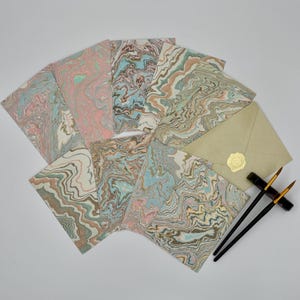 Carte postale PEINTE À LA MAIN Carte de voeux moderne Cartes pour toutes les occasions dans des enveloppes dorées Carte de correspondance pour encadrer une peinture miniature d'art japonais Cadeau ACEO