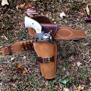 Clint Eastwood walk and draw belt and holster with metal liner in the holster