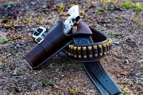 クリント.イ一ストウッドが ”荒野の用心棒