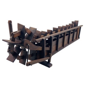 Wooden Traditional Miniature Model of Chinese Square-pallet Chain Pumps for Water Home Decor