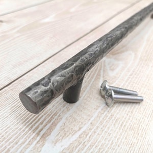 Hammer-Forged Round Steel Handle – Rustic Iron Cabinet Pull with Welded Legs