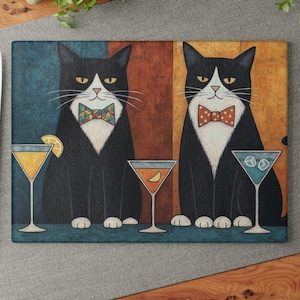 Vintage-Style Cat Glass Cutting Board: Kitchen Decor & Gift for Pet Lovers