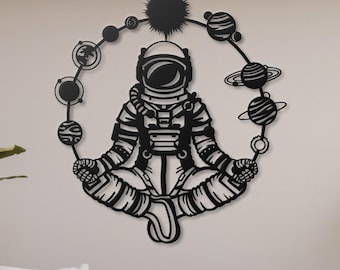 Metalen muurkunst mediterende astronaut, decor Galaxy Celestial
