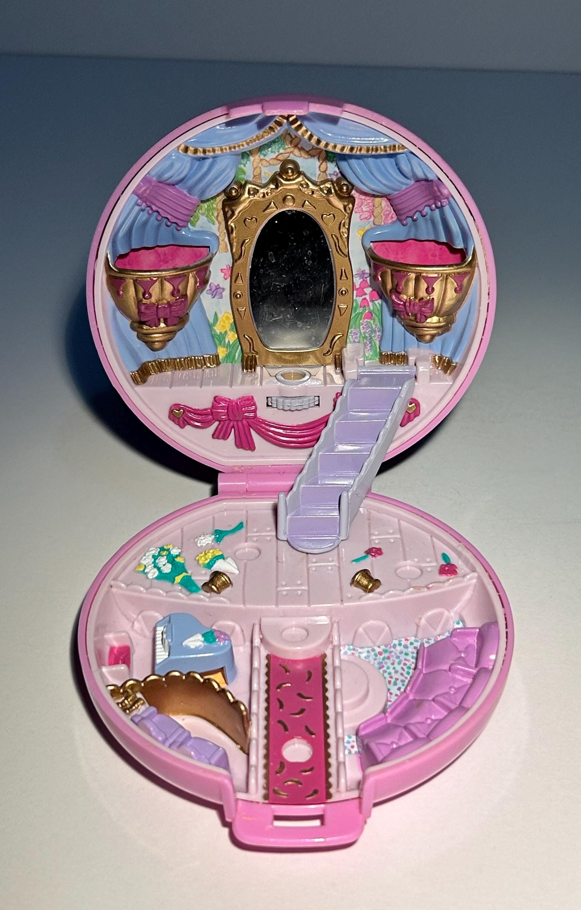 Polly Pocket, Set de Juego Copacto undo Sorpresa Perrito en oto