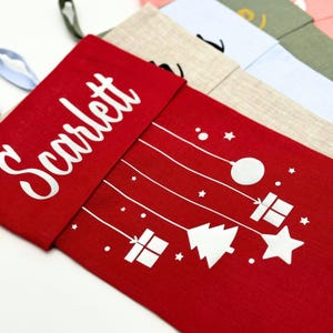 Meia de Natal com letras personalizadas, meia de linho verde-sálvia, meia de gengibre tradicional, meia de veado
