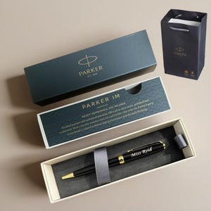 Personalizowane grawerowane długopisy PARKER - zapakowane w pudełko i torbę prezentową, wysokiej jakości grawerowanie laserowe, prezent dla nauczyciela, prezent z podziękowaniem, prezent świąteczny
