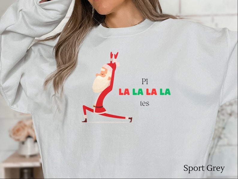 Sudadera navideña de pilates, Papá Noel Pi La La La La Tes, camiseta de pilates de Papá Noel, camiseta divertida de pilates, sudadera con capucha de pilates, regalo de instructor de pilates imagen 3