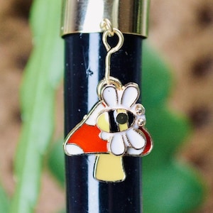 Bee & Mushroom Swivel Stethoscope Charm – Adjustable Cuff, Rotating Medical Accessory for Nurses, Vets, and Doctors