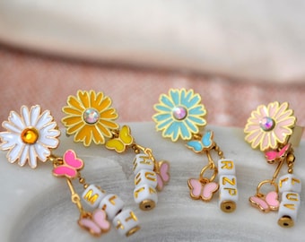 Daisy Stethoscope Charm with Bee: Custom Initial Medical Gift | Nurse Gifts Personalized