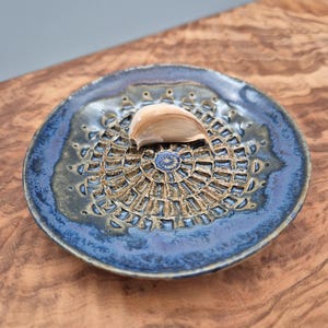 Blue ceramic grater for garlic and ginger (with brush)