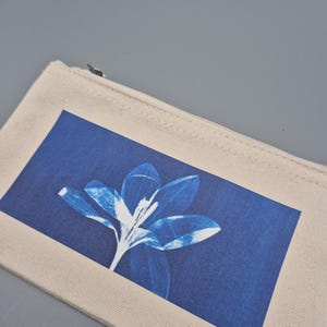 Piccola borsa cosmetica: Krokus (borsa da toilette, astuccio per il trucco, astuccio per penne, cotone biologico)