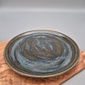 Blue plate (ceramic)