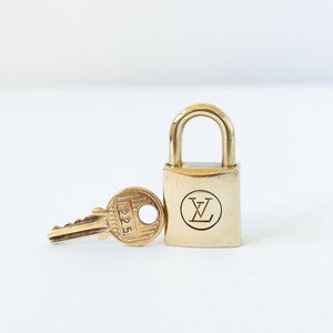 Louis Vuitton Padlock 225