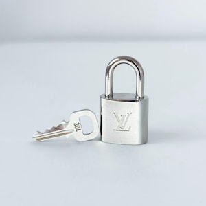 Louis Vuitton Silver Padlock 304