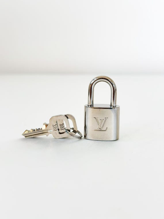 Louis Vuitton Silver Padlock 322 - 2 Keys - Etsy